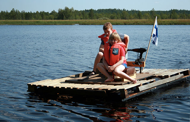 Gold Boat, kapteeni ja perämies matkalla kohti Australiaa